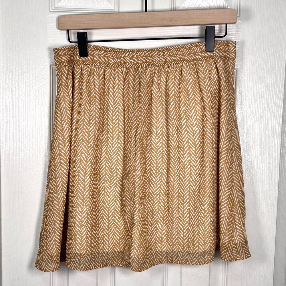 Old Navy Chevron Elastic Waist Flat Front Mini Skirt Yellow White Size S